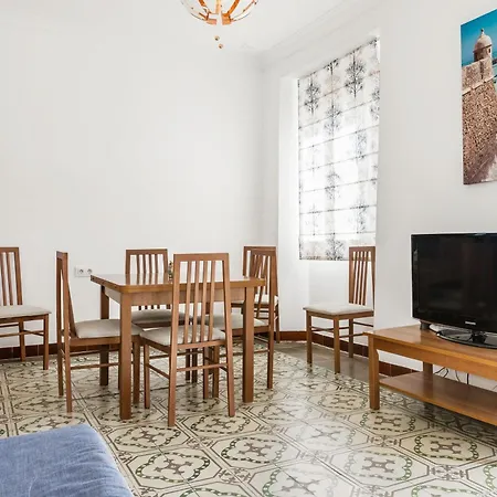 8 Personas Y Terraza Cadiz